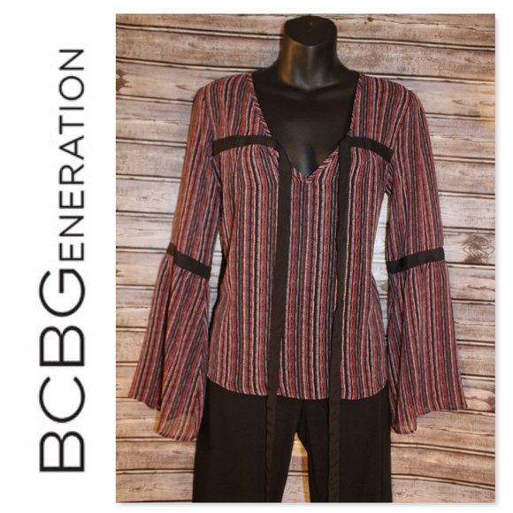 🆕BCBGeneration| Bell Sleeve Blouse {XXS/XS} - Picture 2 of 6